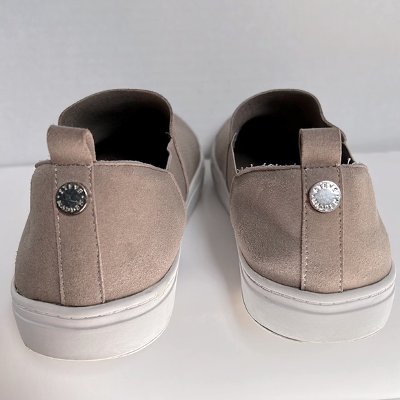 STEVE MADDEN JANZEN  suede slip on sneakers size 8 - Picture 3 of 4